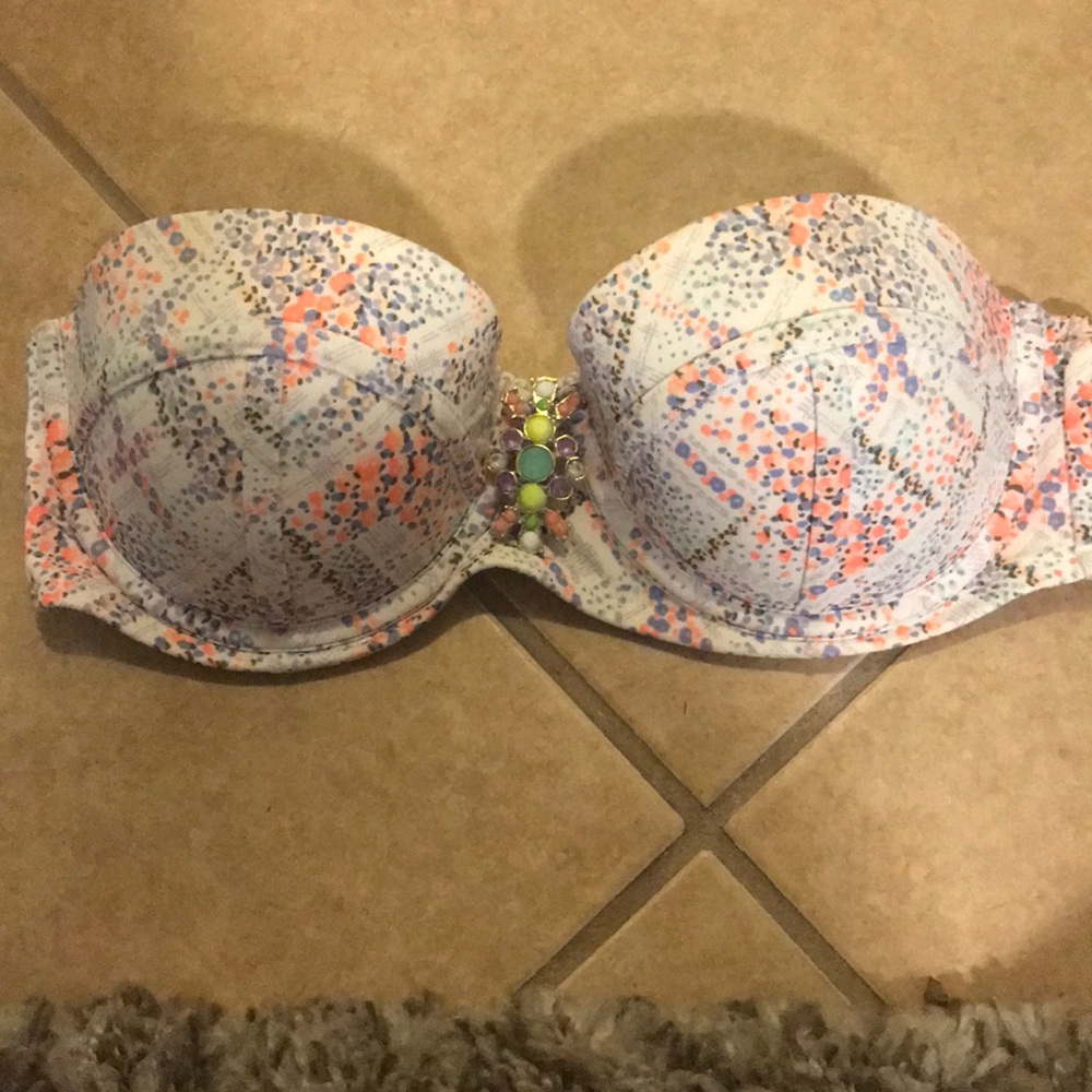 Strapless top